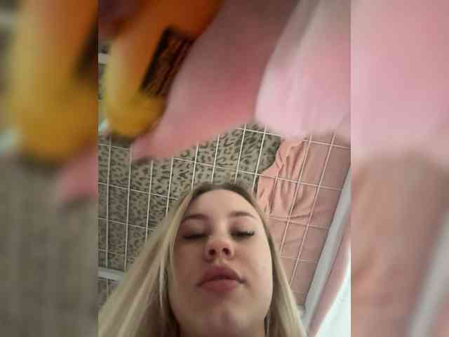 Rinaaaa-cherry webcam