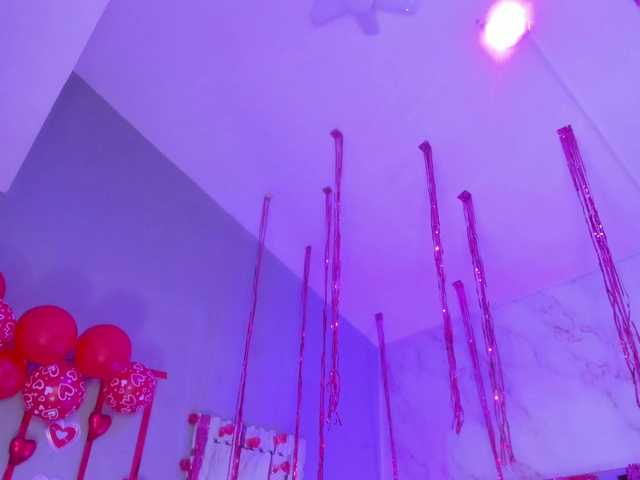 ThanaHaluff's BongaCams show and profile