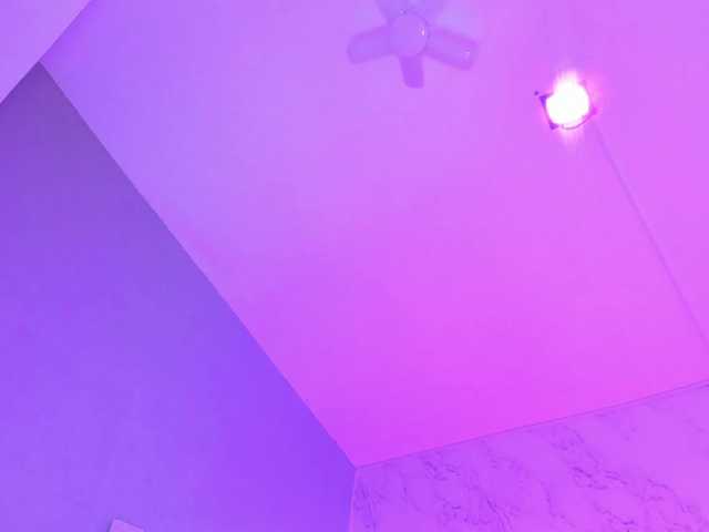 ThanaHaluff's BongaCams show and profile