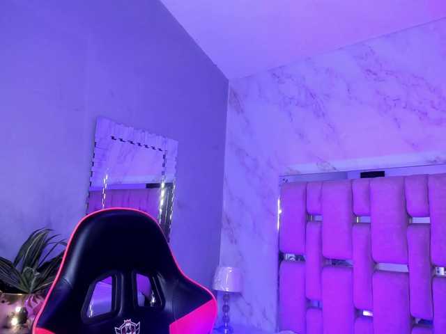 ThanaHaluff's BongaCams show and profile