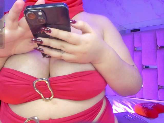 ThanaHaluff's BongaCams show and profile