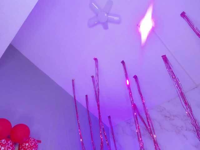 ThanaHaluff's BongaCams show and profile