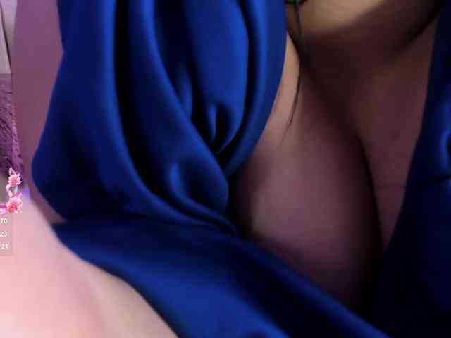 ThanaHaluff webcam