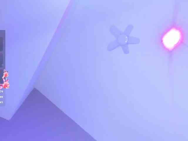 ThanaHaluff webcam