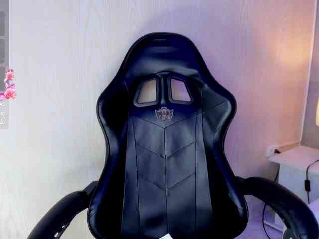 ThanaHaluff webcam