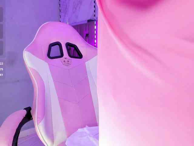 ThanaHaluff webcam