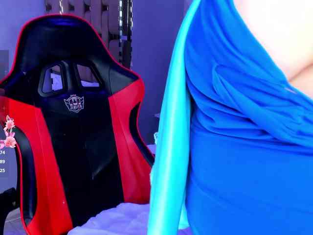 ThanaHaluff webcam