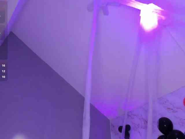 ThanaHaluff webcam