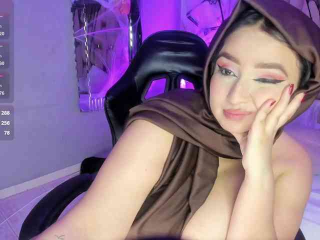 ThanaHaluff webcam