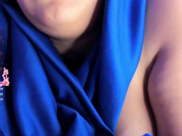 ThanaHaluff webcam