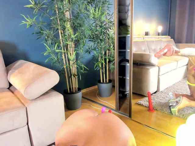 maddybloomx Live Webcam on BongaCams