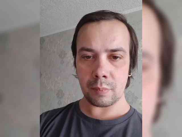 RostikSol2102r Live Webcam on BongaCams