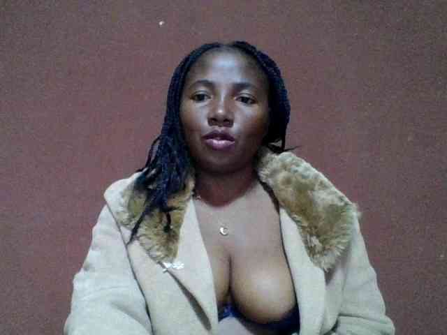 Eliame12 webcam