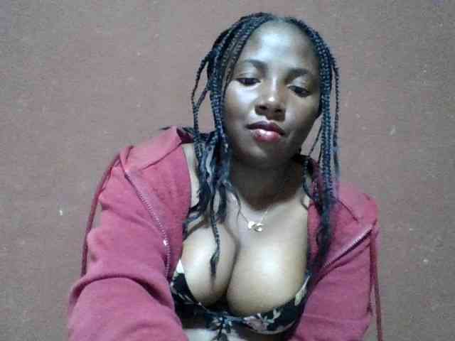 Eliame12 webcam