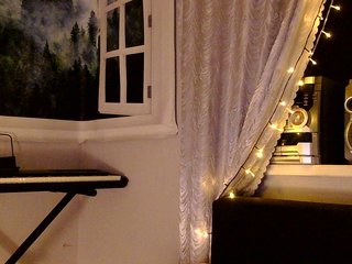 Elly_Silence Porn Show