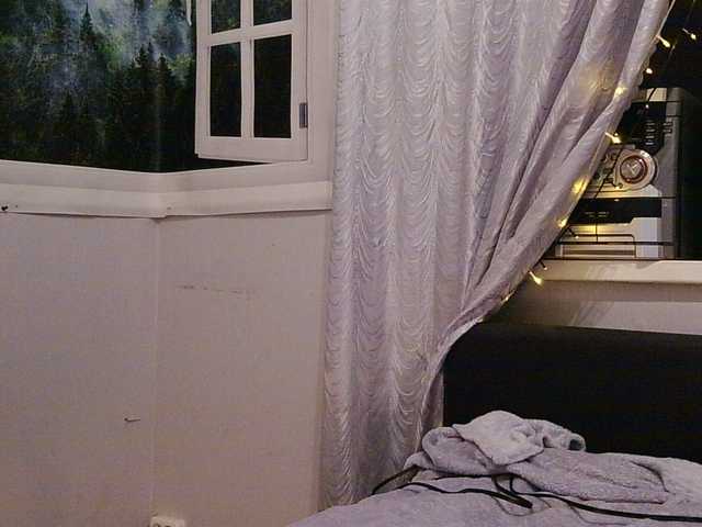 le modèle Oksana_28 est en webcam porno dans un show sur le site bongacams, il possède les tags suivants: White/Caucasian,Brunette,Shaved