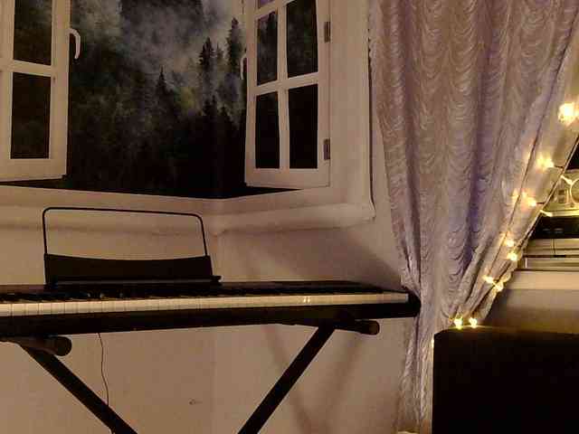 Emily_Silence webcam