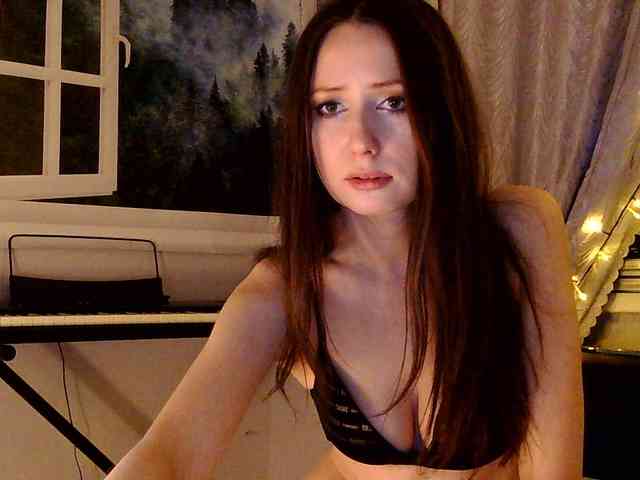 Elly_Silence webcam