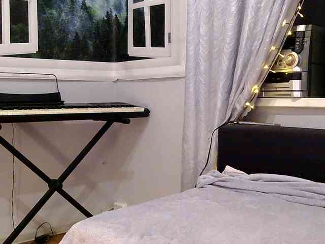 Emily_Silence webcam