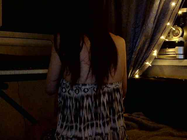 Emily_Silence webcam