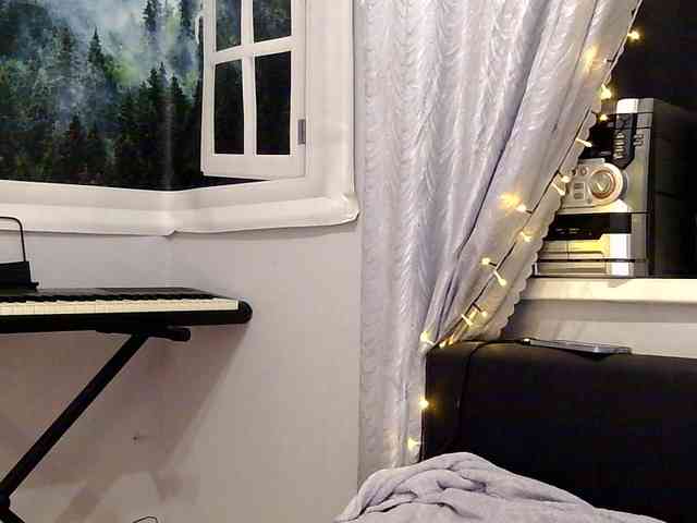 Elly_Silence webcam