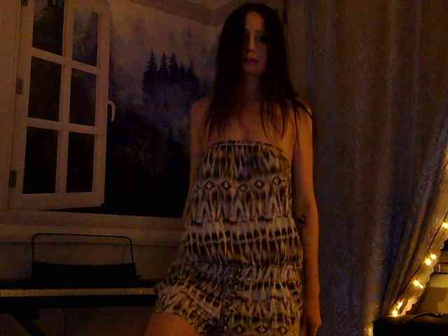 Emily_Silence webcam