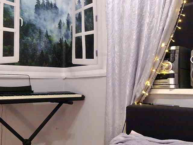 Emily_Silence webcam