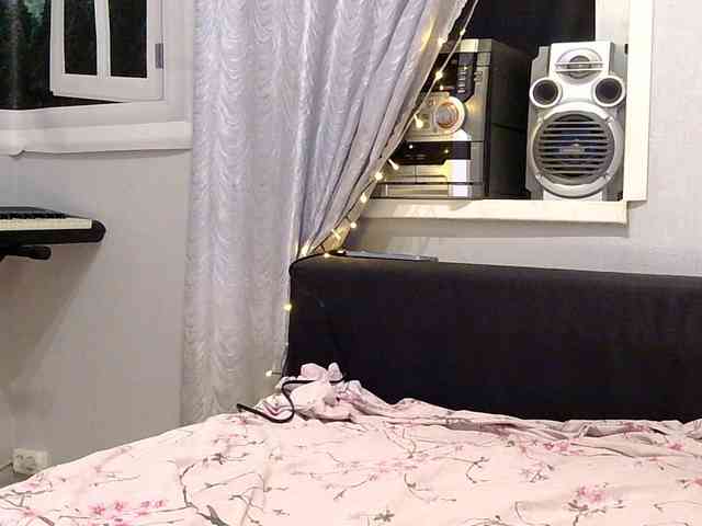 Ellie_13 webcam