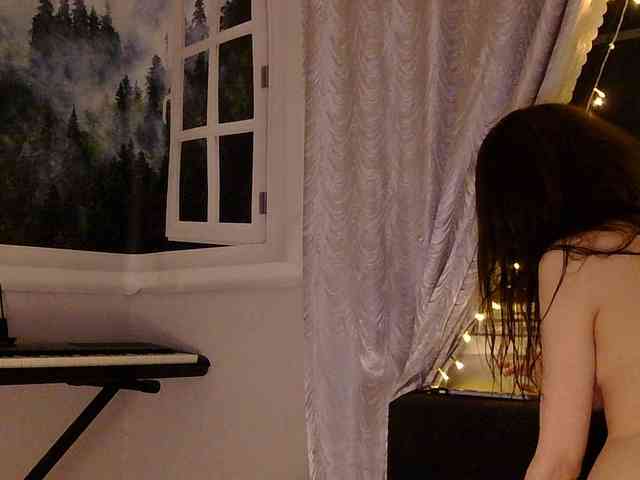 Ellie_13 webcam