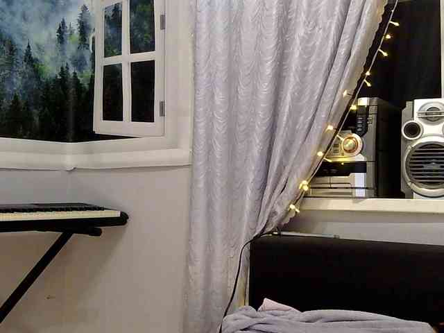 Emily_Silence webcam