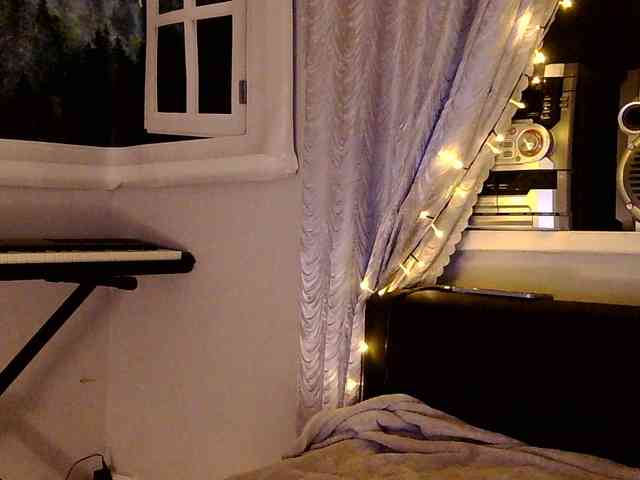Elly_Silence webcam