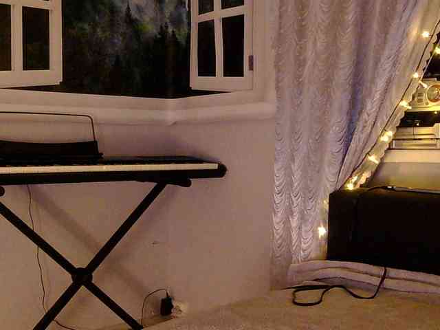 Emily_Silence webcam