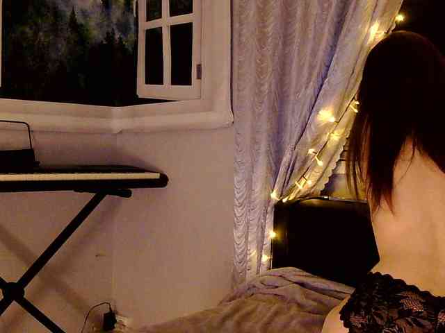 Elly_Silence webcam