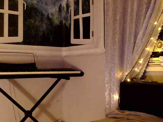 Elly_Silence webcam