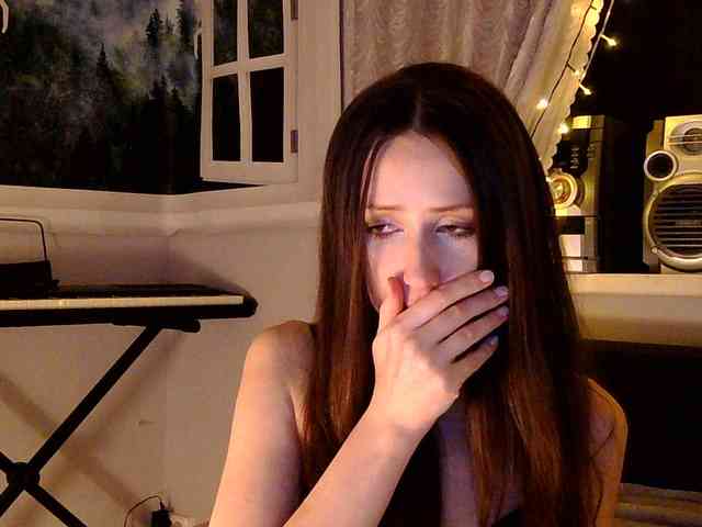 Elly_Silence webcam