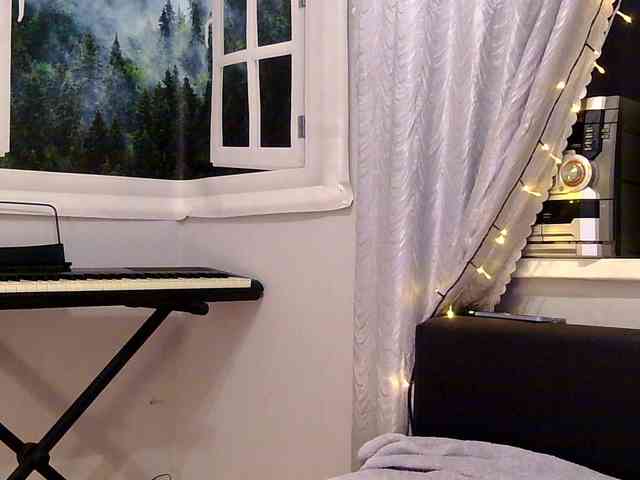 Elly_Silence webcam