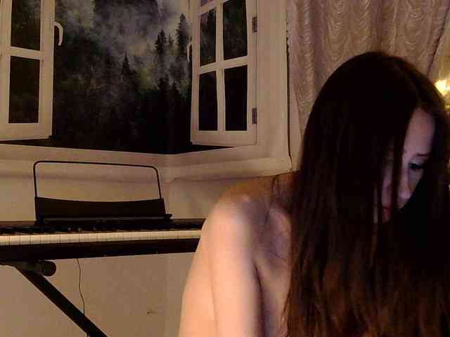 Emily_Silence webcam