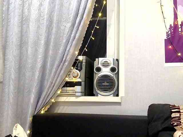 Emily_Silence webcam