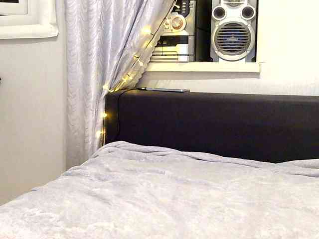 Elly_Silence webcam