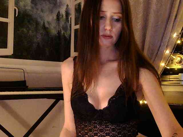 Emily_Silence webcam