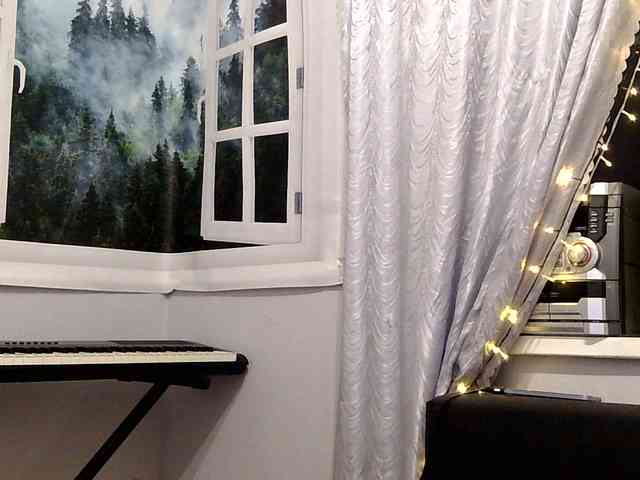 Emily_Silence webcam