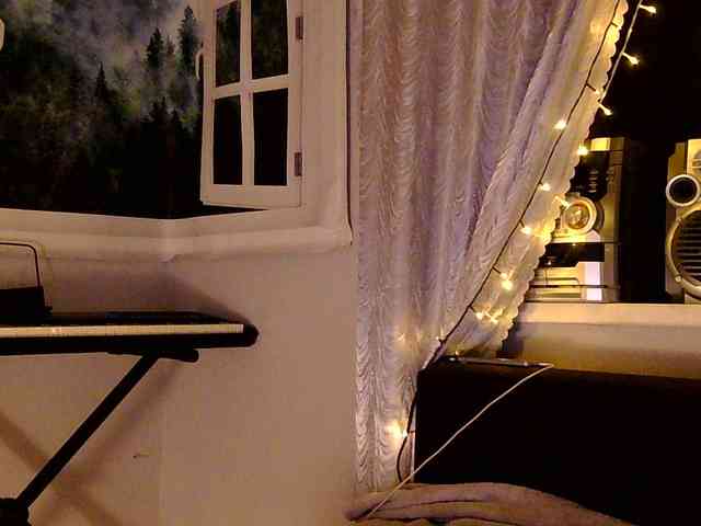 Elly_Silence webcam