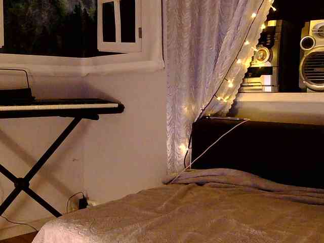 Elly_Silence webcam