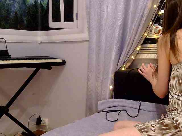Emily_Silence webcam