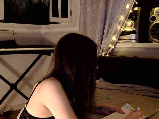 Emily_Silence webcam