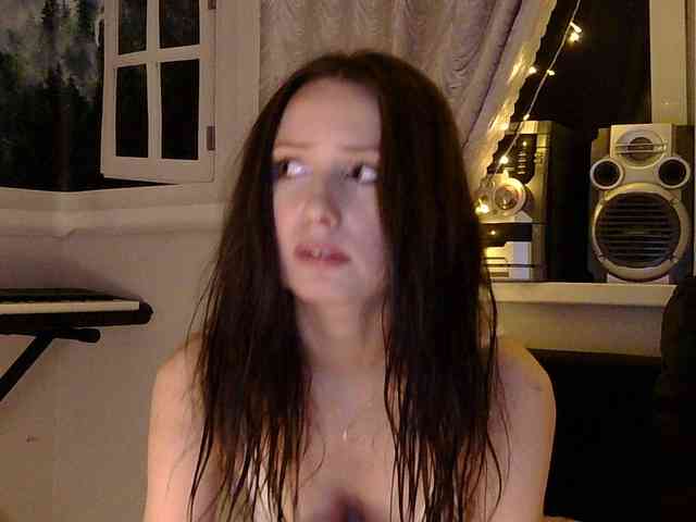 Ellie_13 webcam