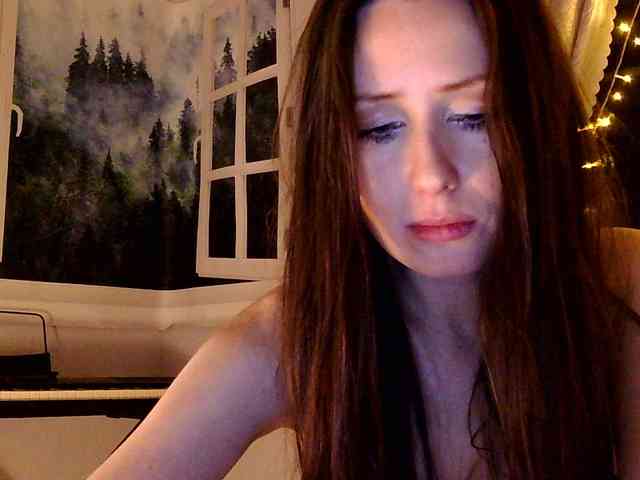 Elly_Silence webcam