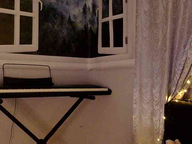 Ellie_13 webcam
