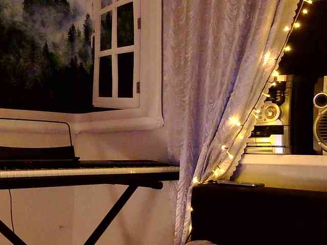 Elly_Silence webcam