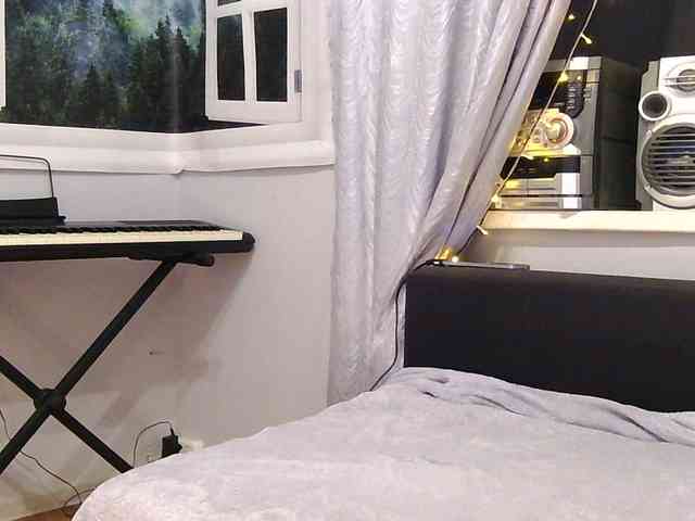 Emily_Silence webcam